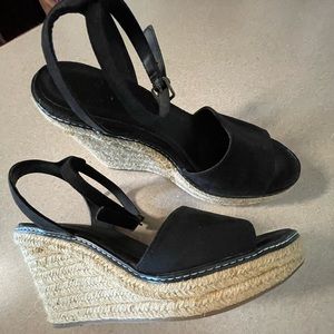 Women’s Old Navy suede shoes